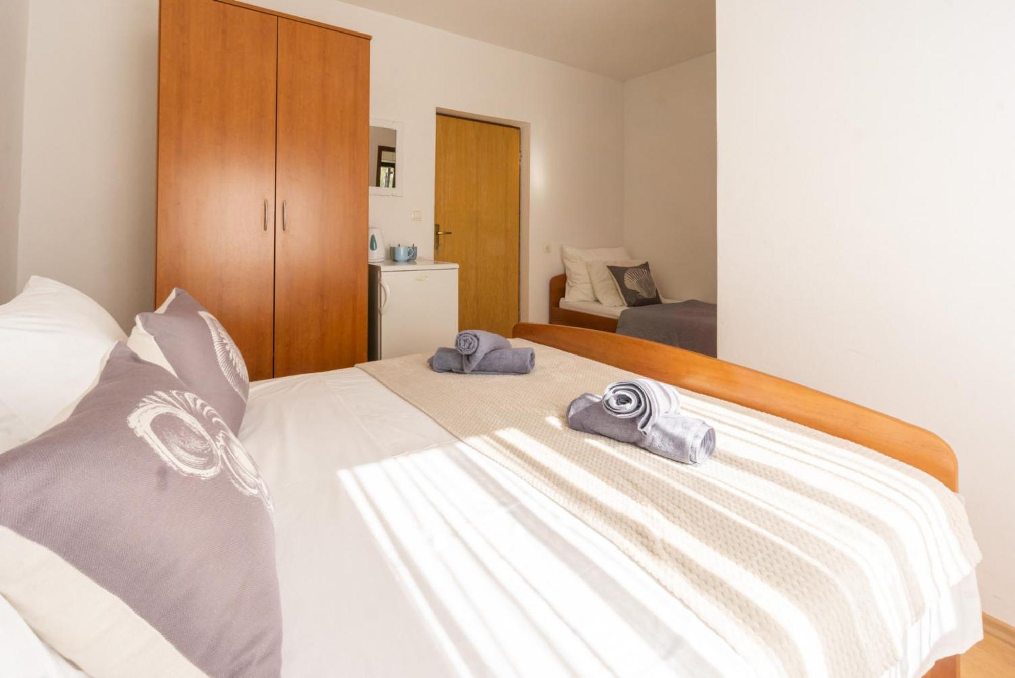 Apartment And Room Bacic 메타이나 객실 사진